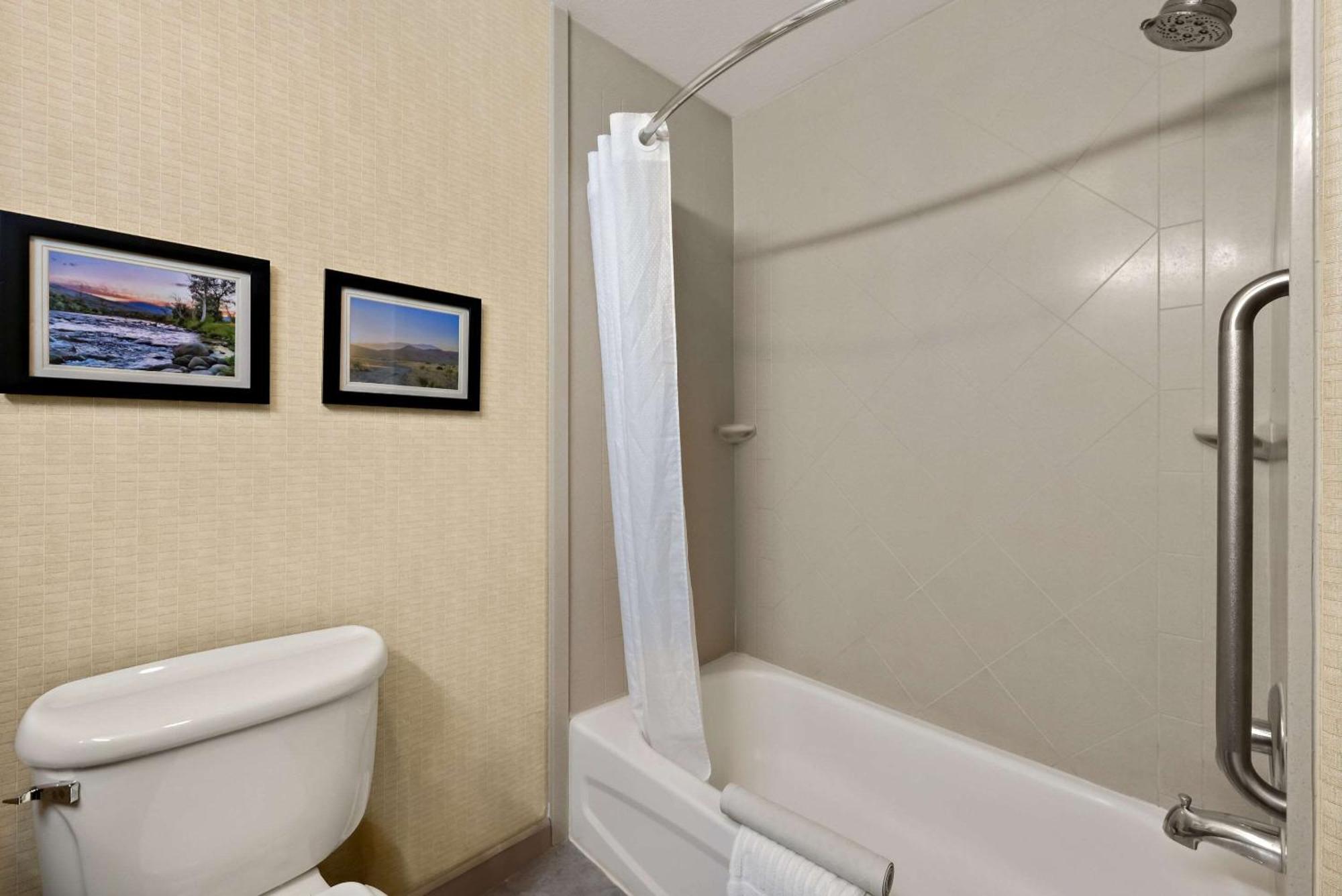 Comfort Inn & Suites Airport Convention Center Reno Exteriér fotografie