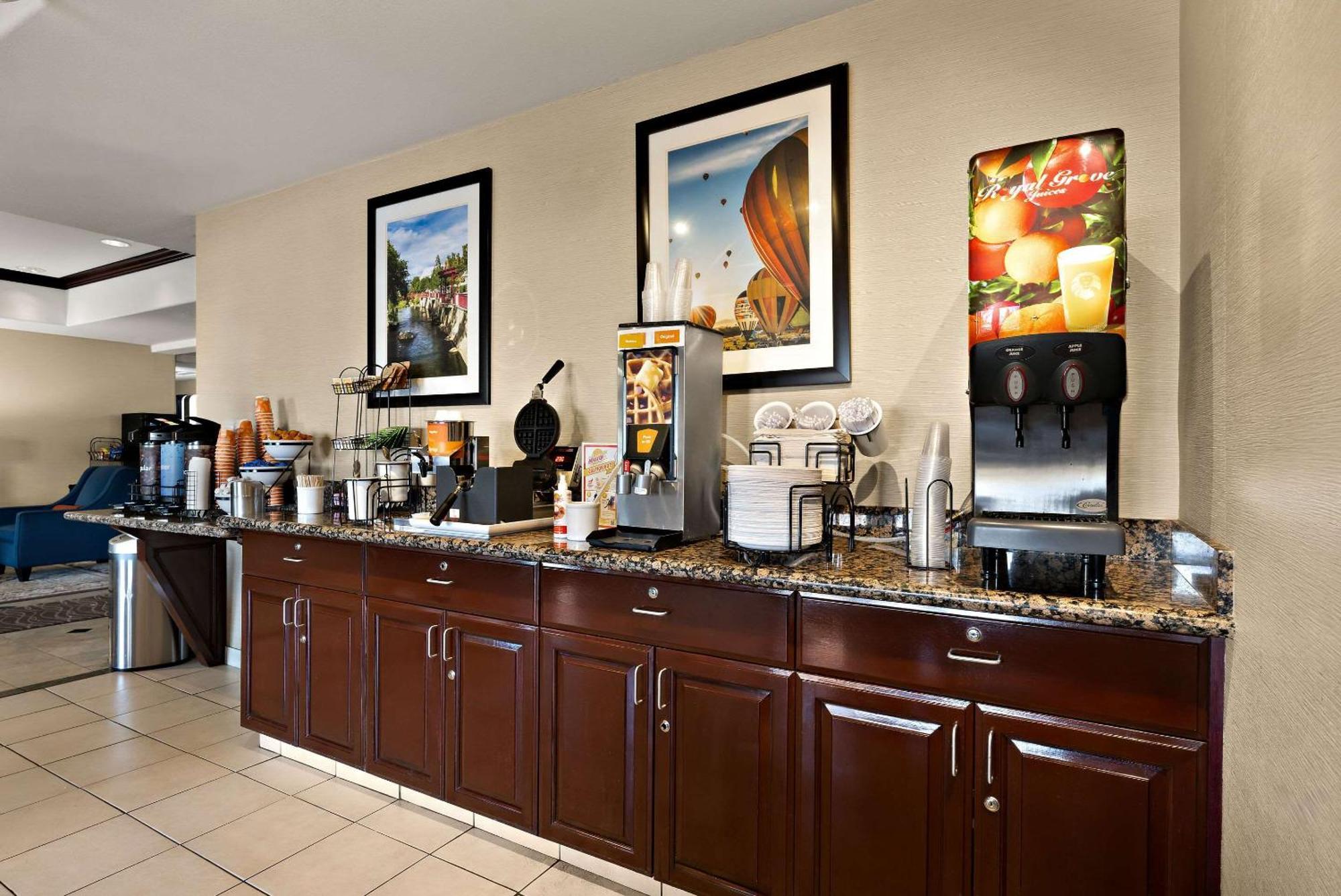 Comfort Inn & Suites Airport Convention Center Reno Exteriér fotografie