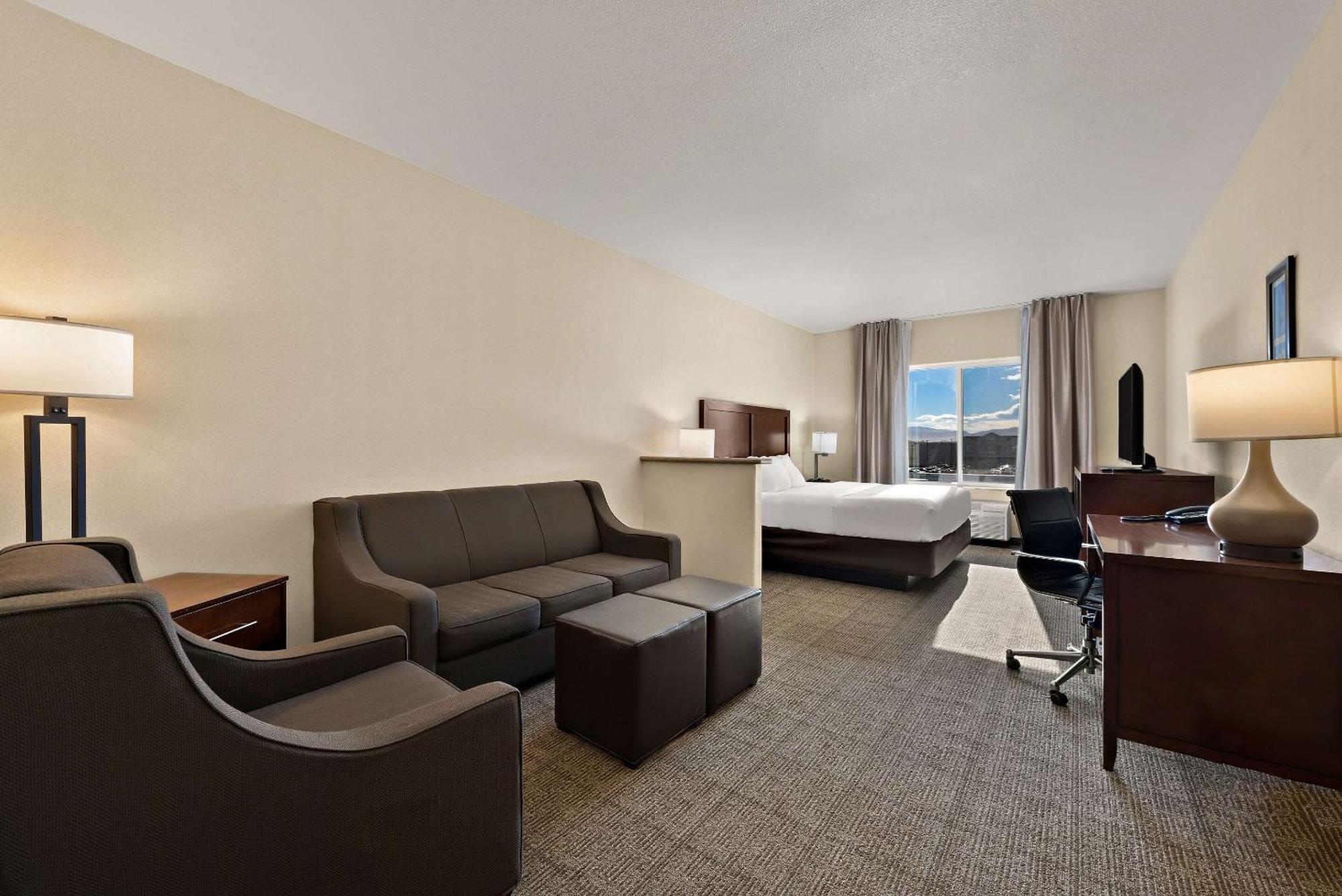 Comfort Inn & Suites Airport Convention Center Reno Exteriér fotografie